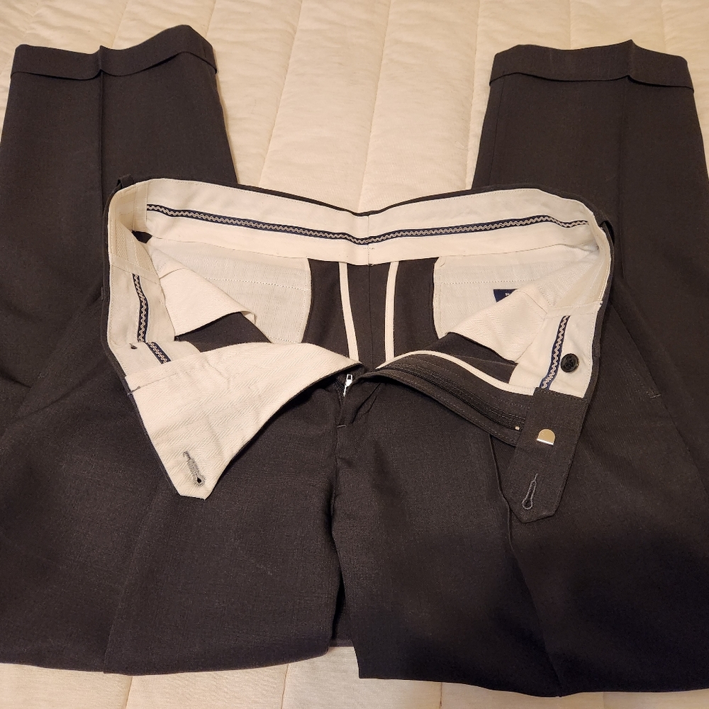 Roundtree & Yorke 32x29 Pleated Dress Pants - Picture 4 of 7